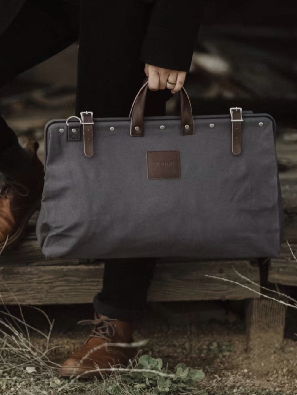 Line of Trade Canvas Weekender Bag - Picture 3 of 12